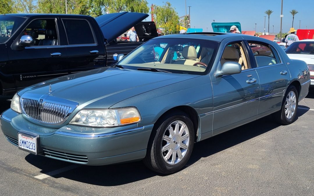 Cosmo to Continentals—Lincolns Share the Spotlight at Fabulous Fords Forever Event