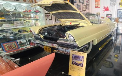 LCOC Members Toured Two Great Desert Car Collections